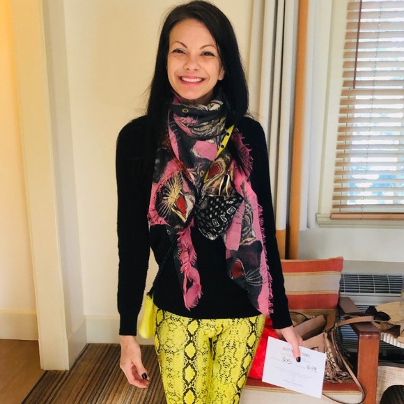 Meet your Posher, Brenna - Picture 3 of 3